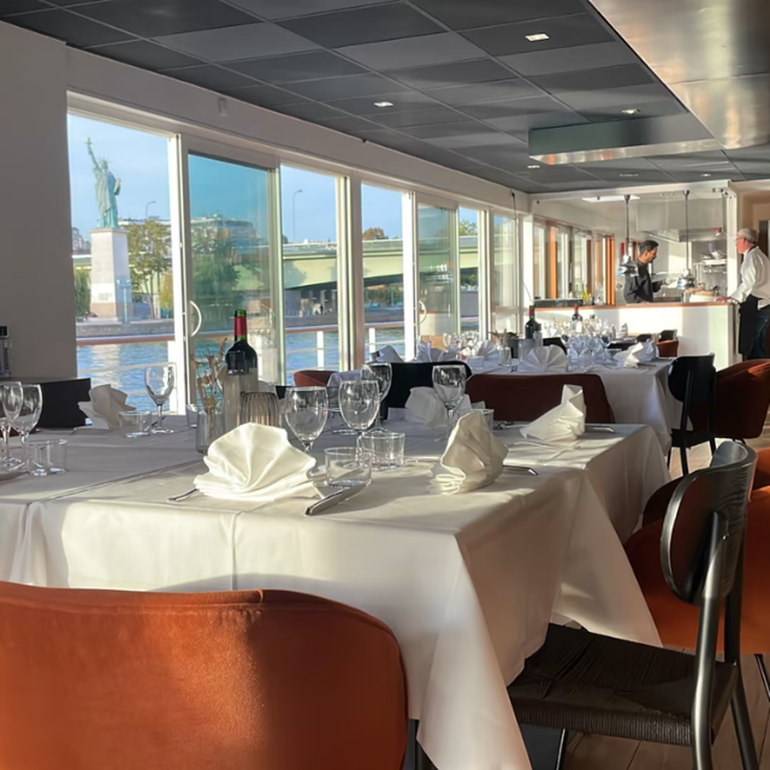 Coffret cadeau : Dîner croisière découverte Paris 