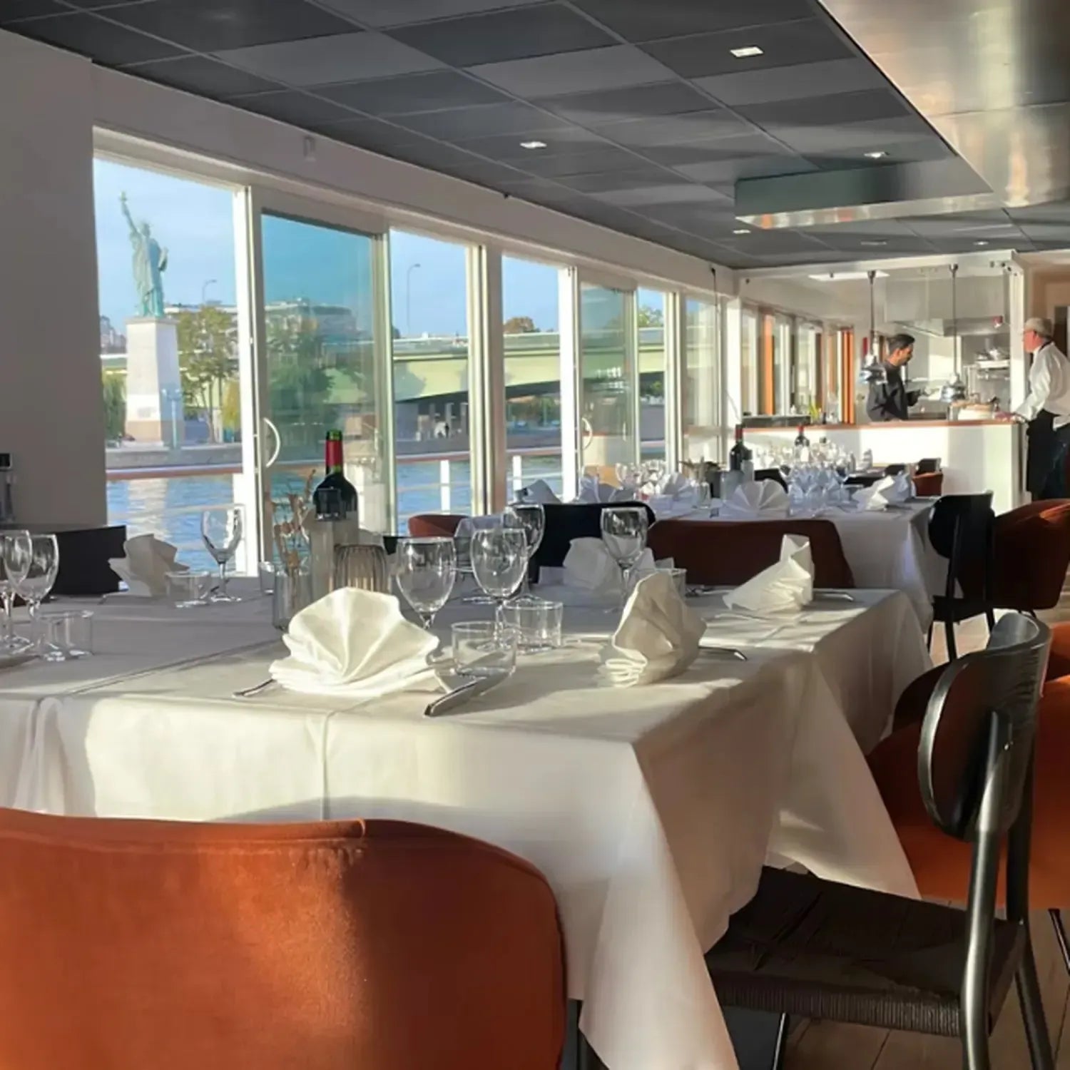 Coffret cadeau : Dîner croisière découverte Paris 
