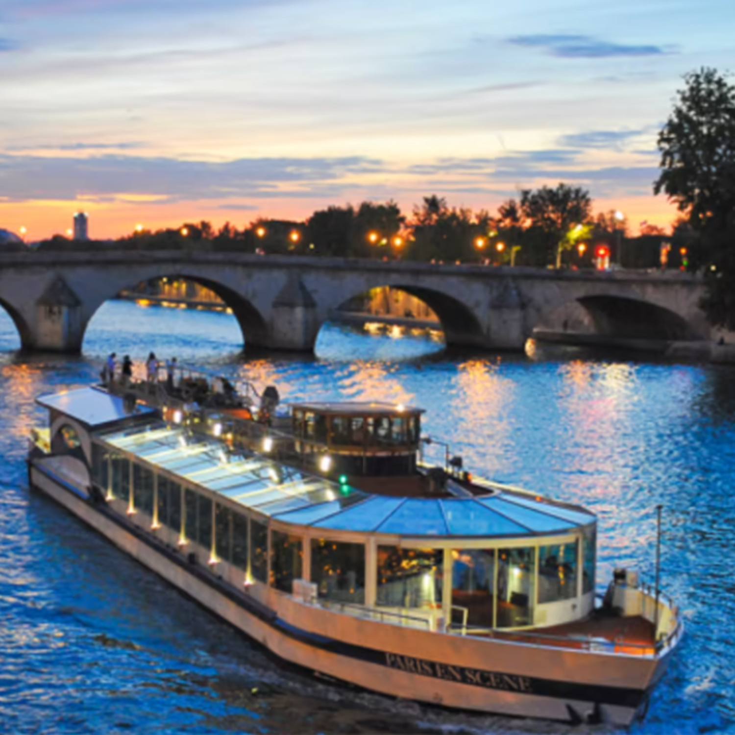 Coffret cadeau : Dîner croisière découverte Paris 120€